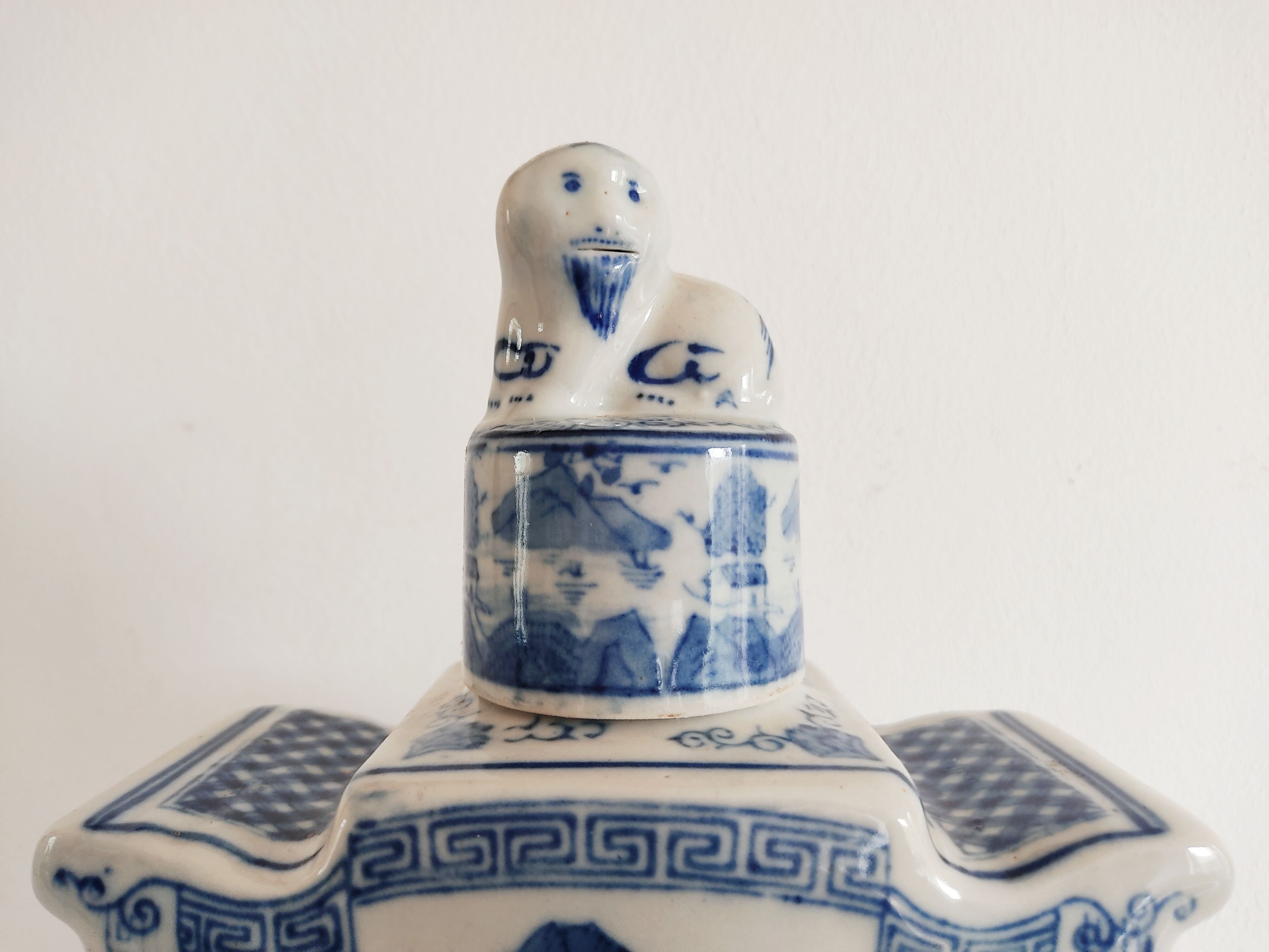 Chinese tea box fo dog lid