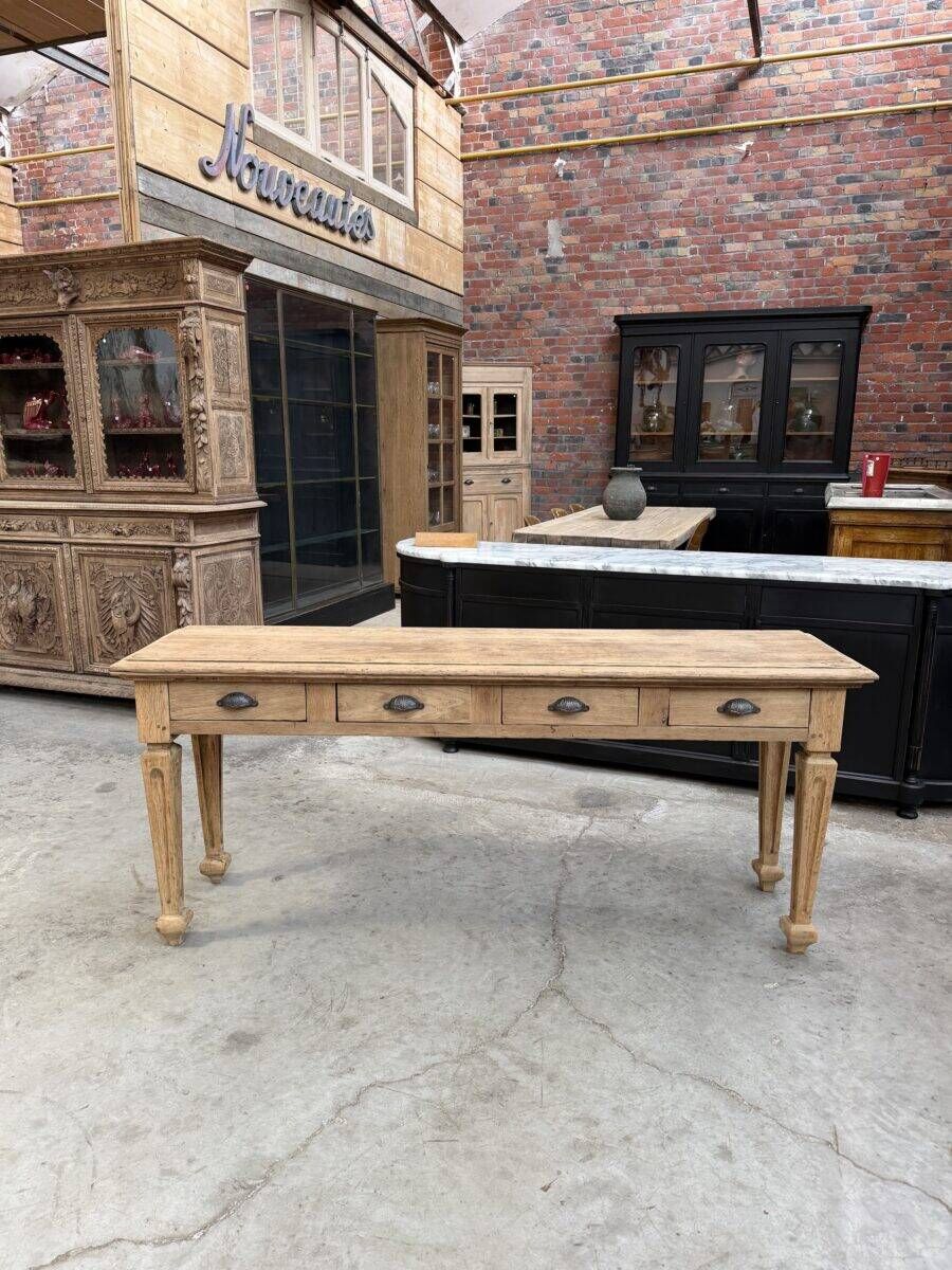 Oak console from the early 20th century.