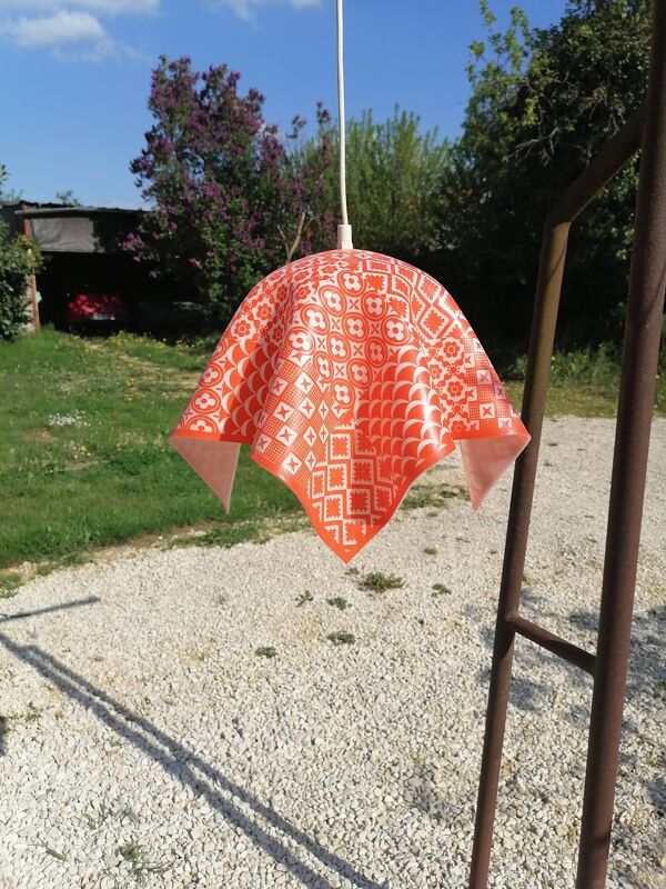 Suspension cuisine plastique orange 1970