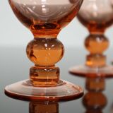 5 verres anciens à pied rose vintage