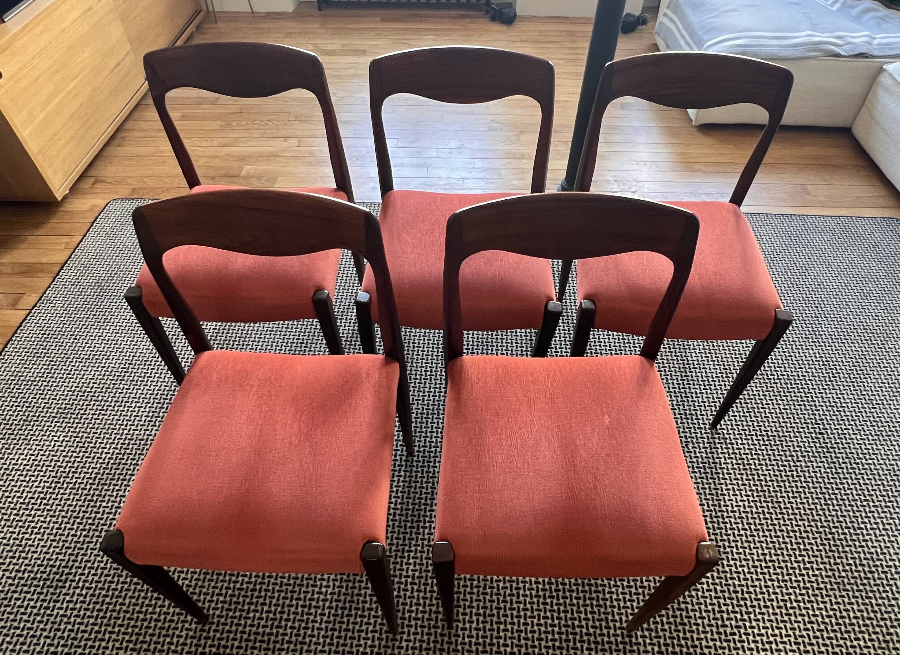 5 Vintage Chairs EDITIONS SELF