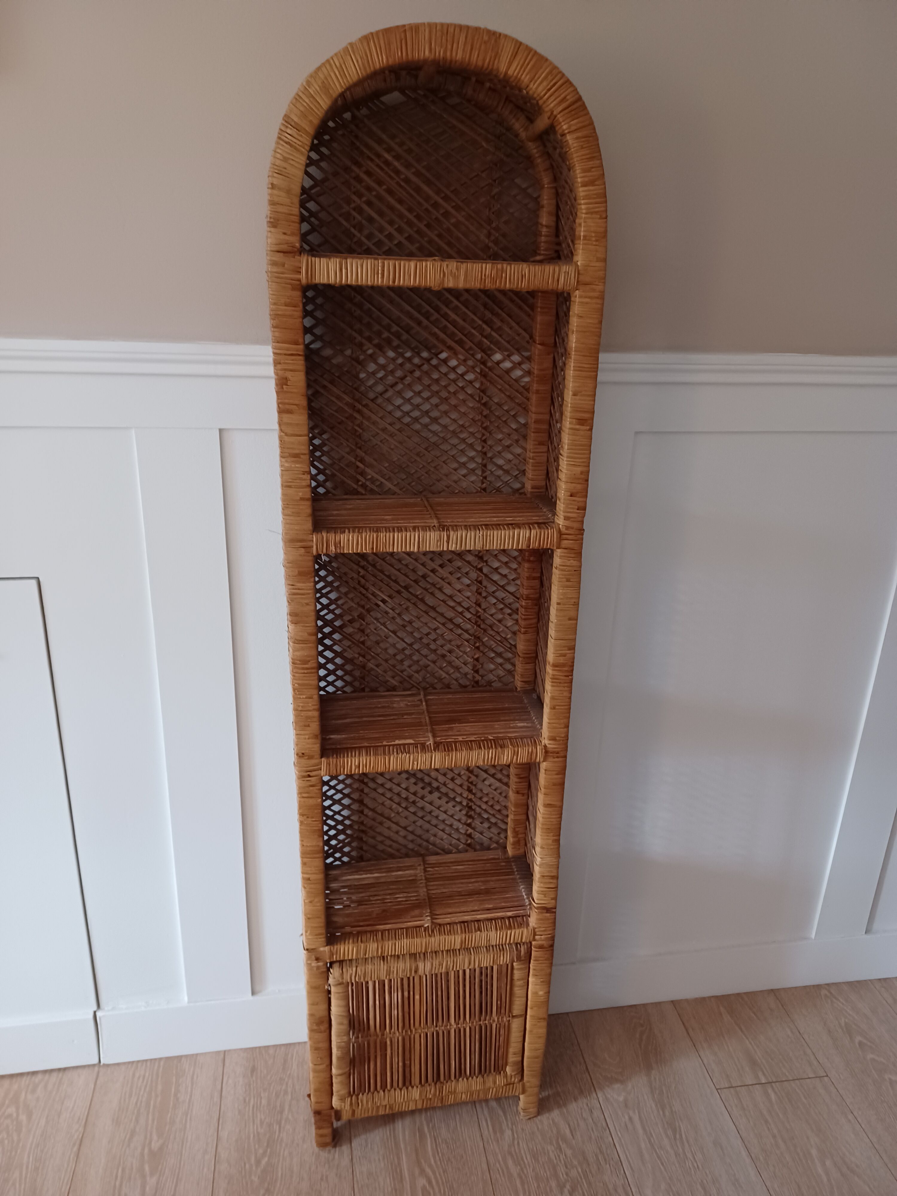 Rattan shelf vintage peacock style