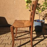 Chaise en bois et paille