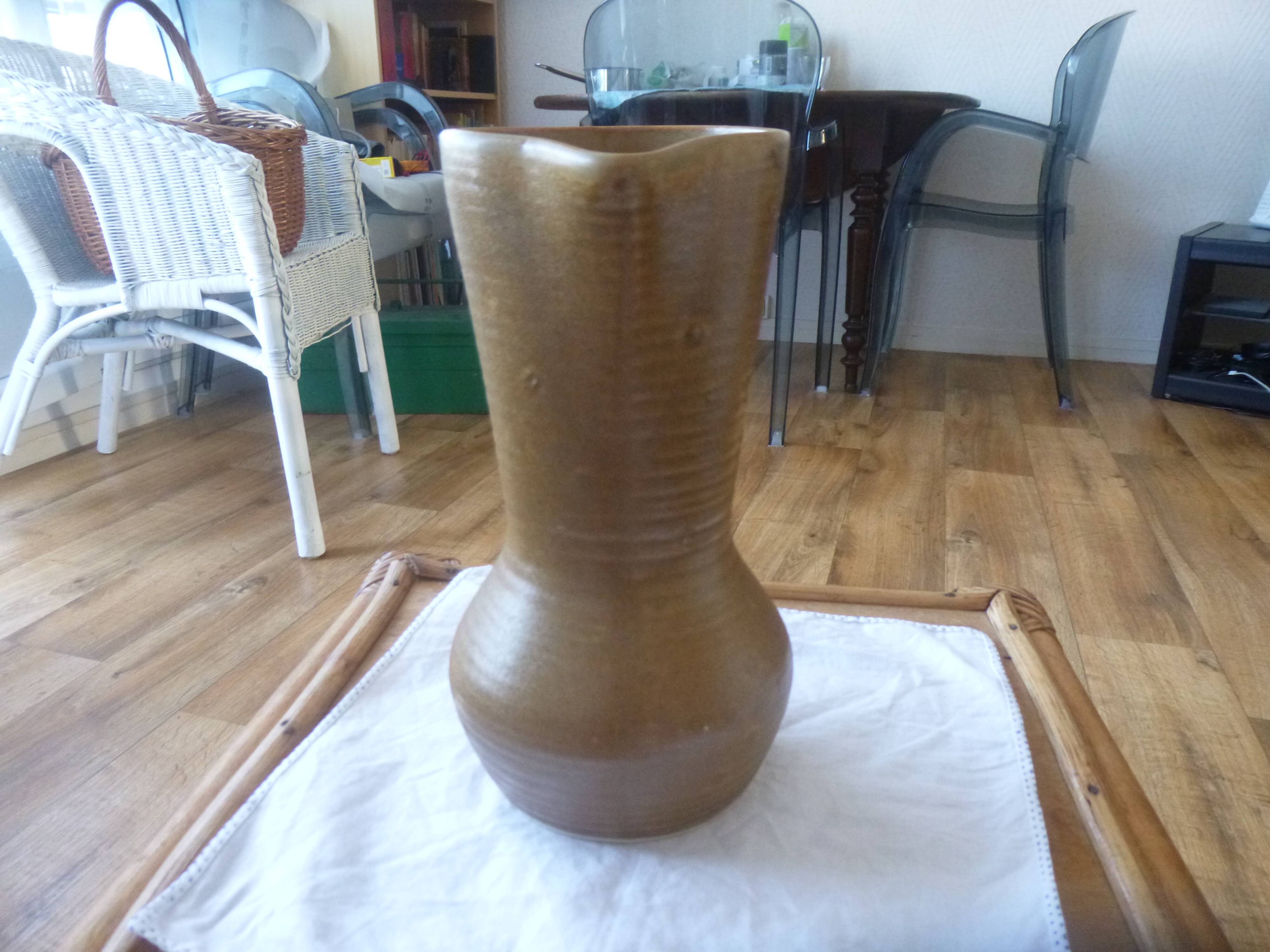 Pitcher carafe in sandstone Digoin