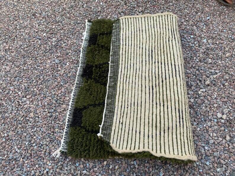 Handmade Moroccan rug 250cm x 200cm