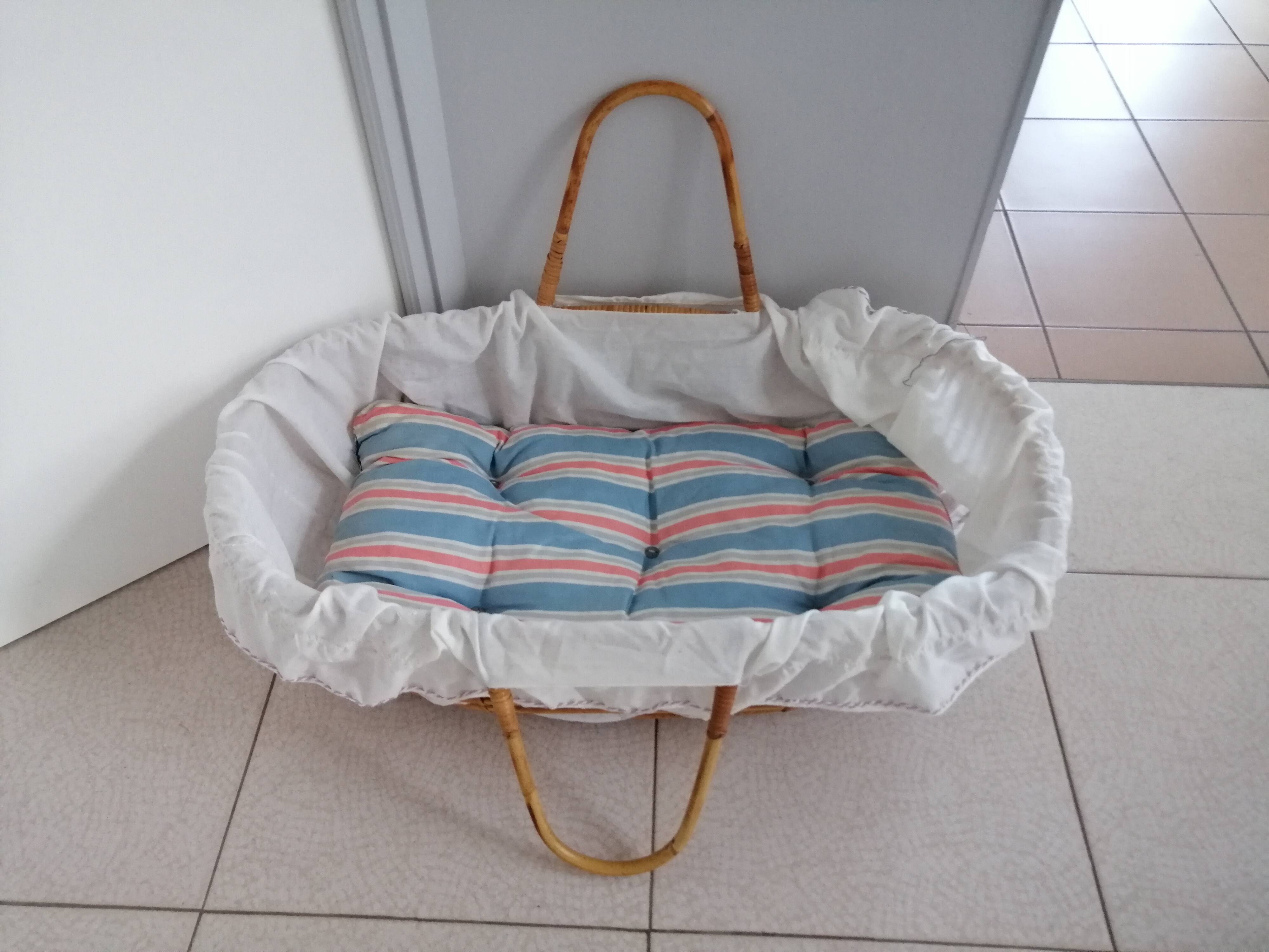 Baby rattan baby couffin