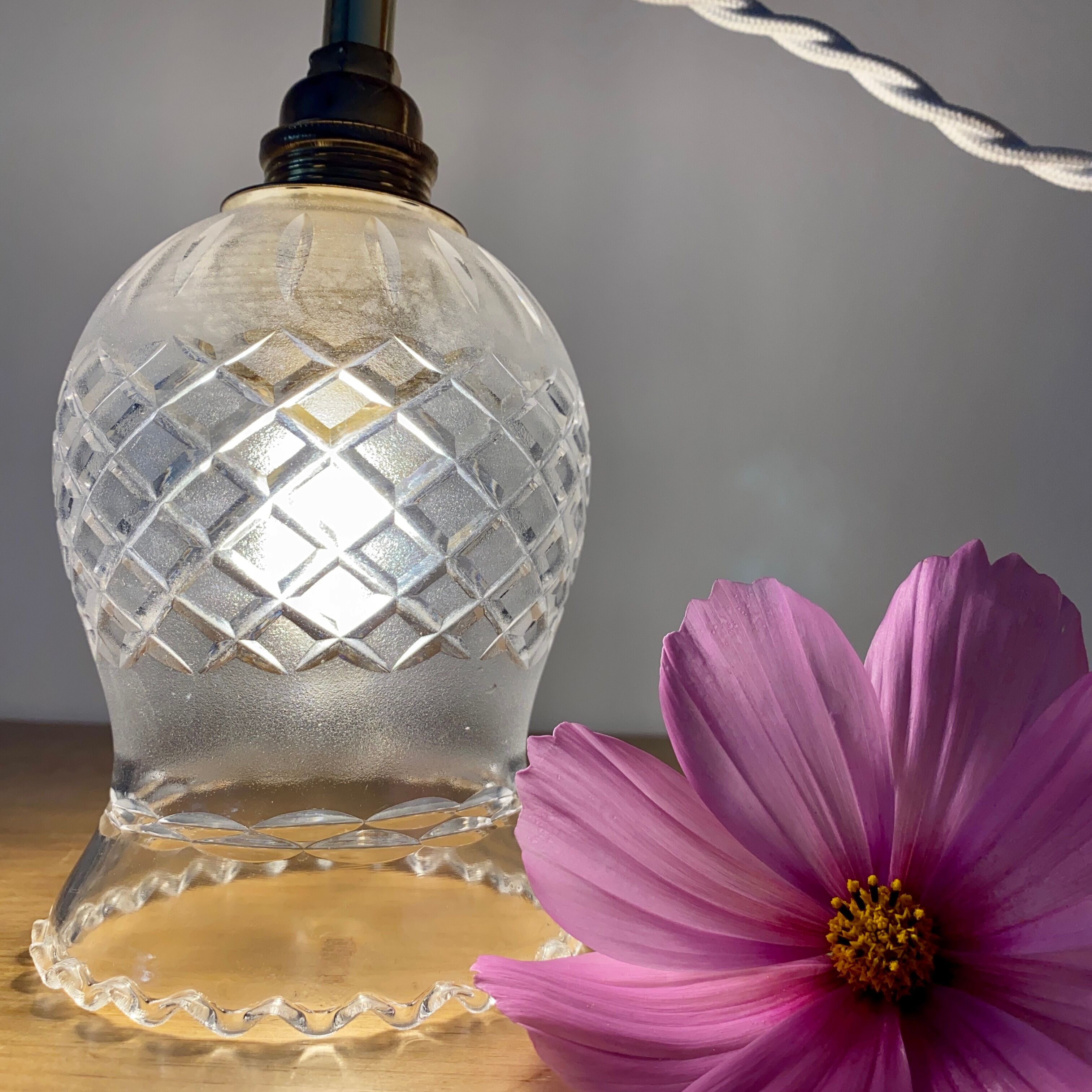 Vintage tulip walker in chiseled glass