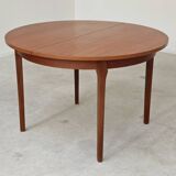 Round extendable teak table 1970