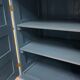 Buffet bas en bois peint bleu avec portes et tiroirs
