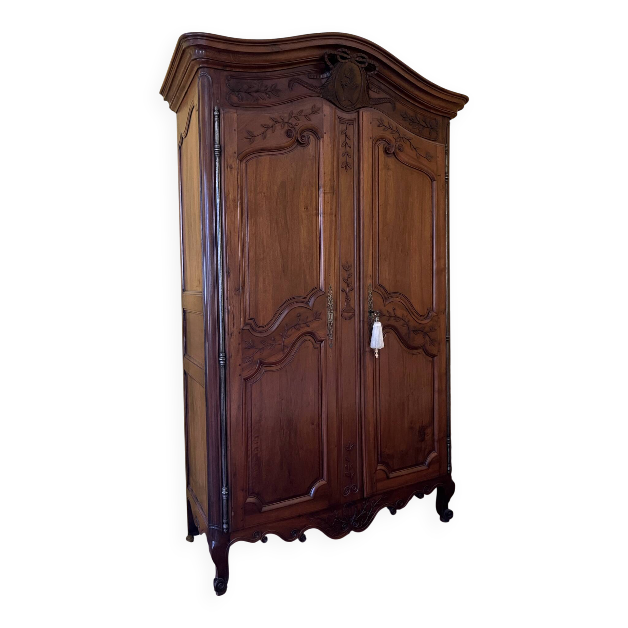 Wedding wardrobe, Provençal in solid walnut