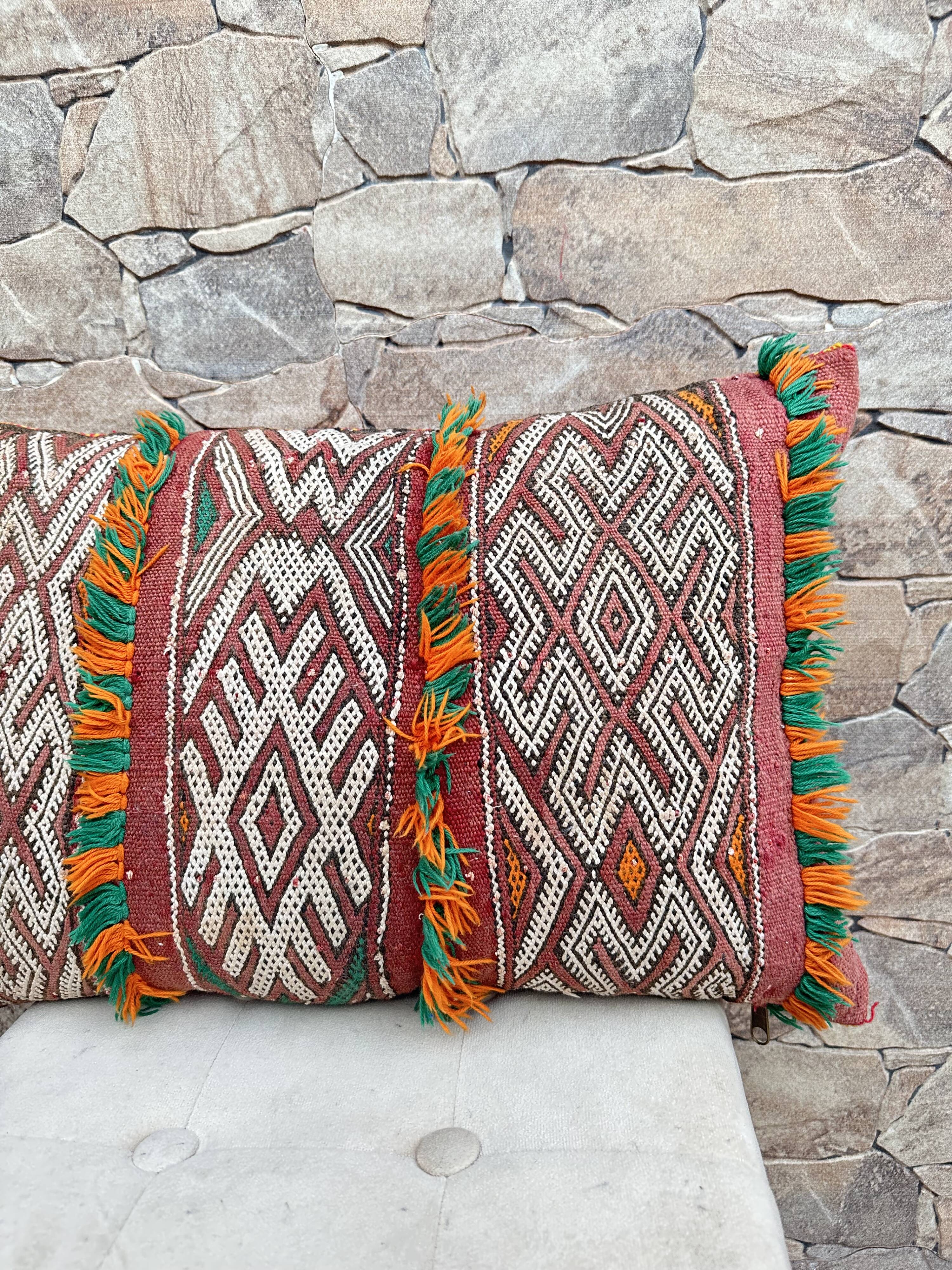 Vintage Berber wool cushion cover: Moroccan cushion, Boujad pattern