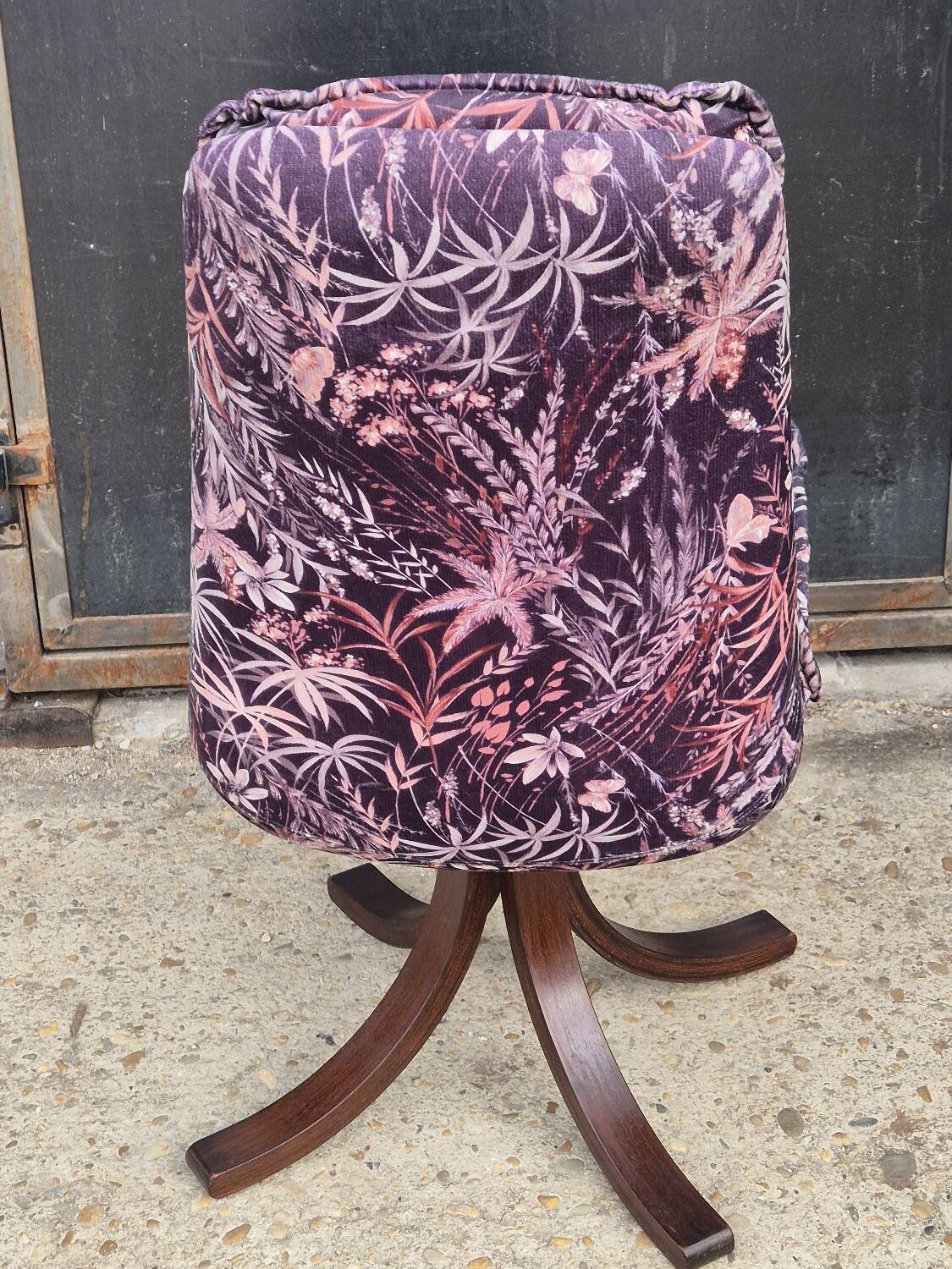 6 velvet and wood chairs from the 70s