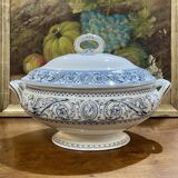 Important English Minton porcelain soup tureen, Florentine pattern