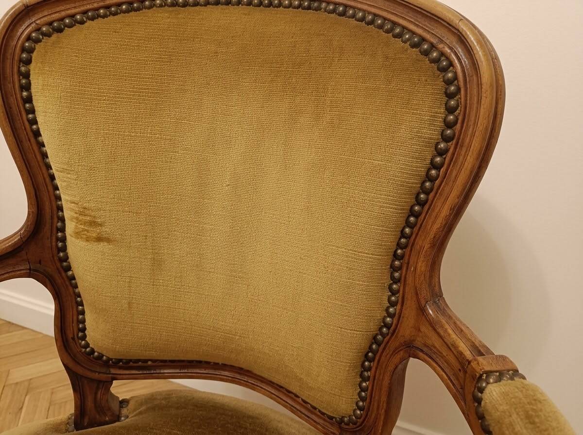 Pair of Louis XV armchairs in golden velvet