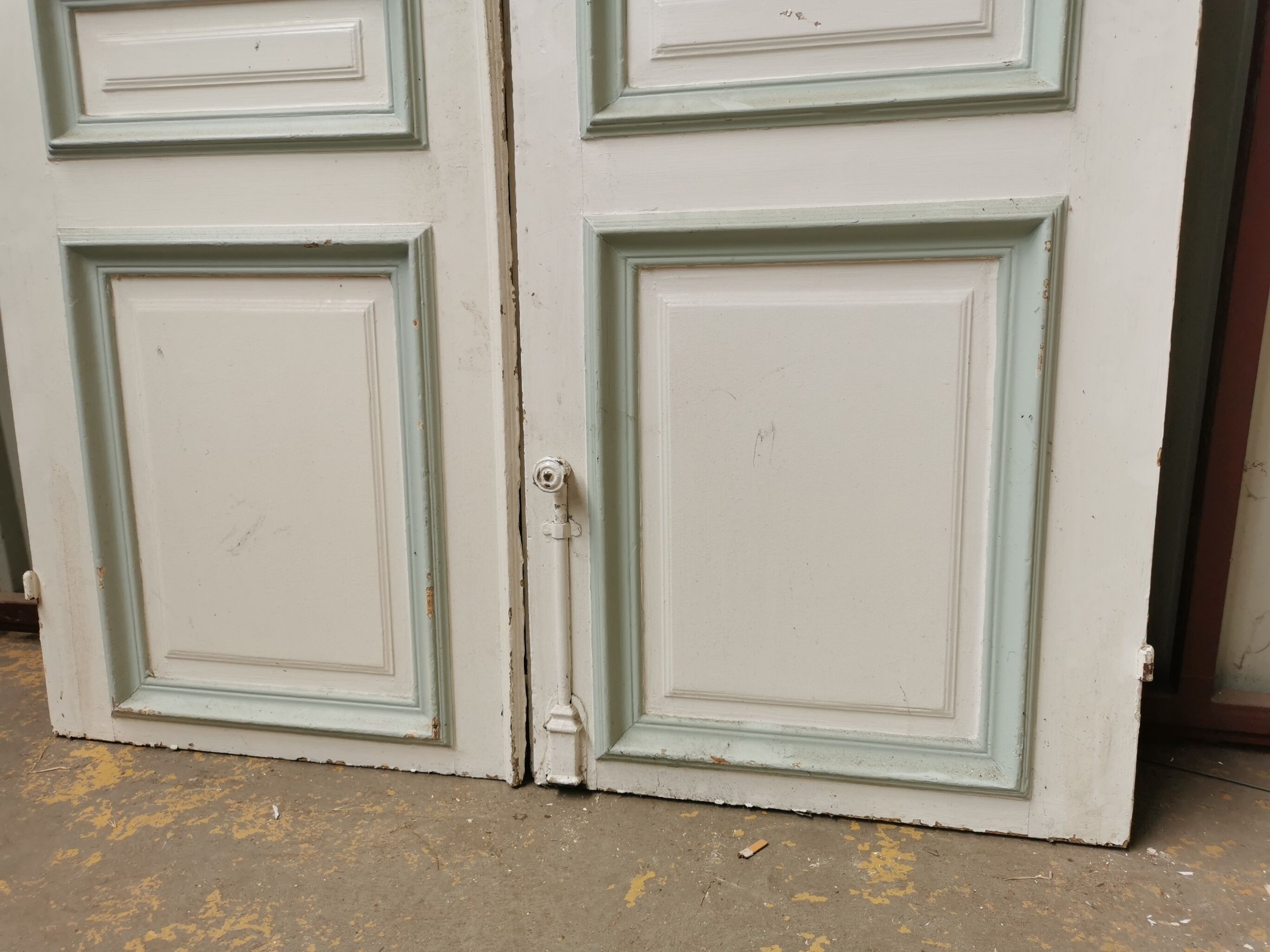 Pair of old Haussmann doors 1900/1920 with built
