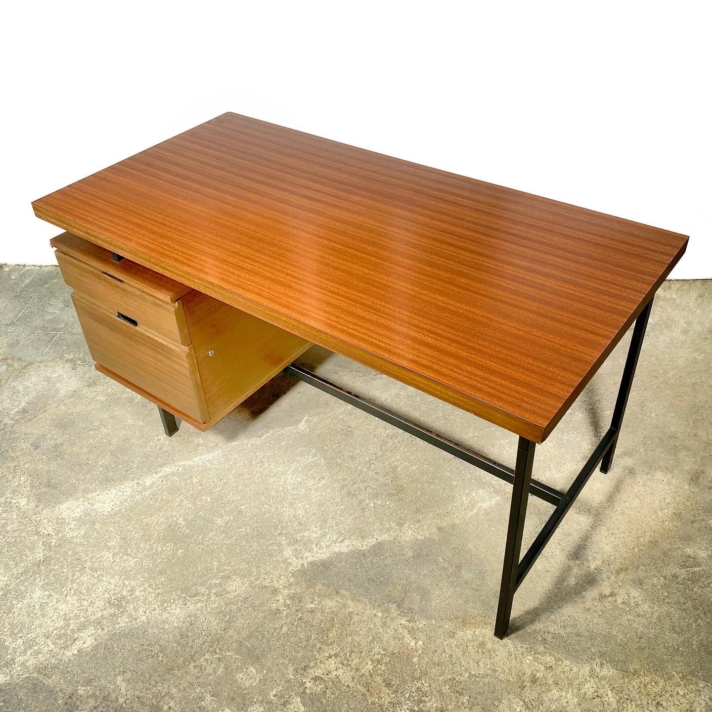 Bureau par Pierre Guariche, 1950