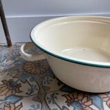 Enamelled basin