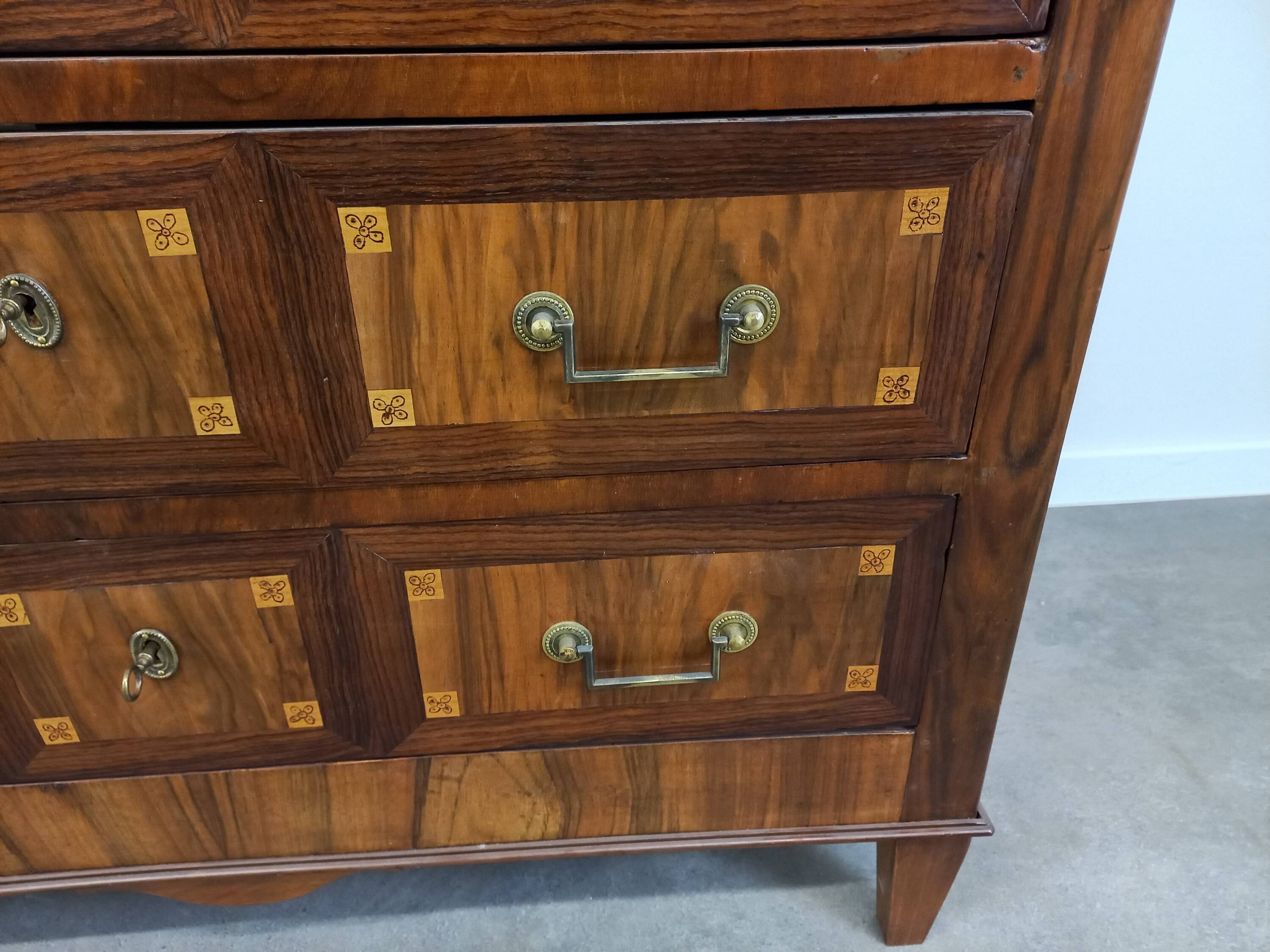 Commode de style Louis XVI