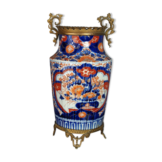 Porcelain vase Imari gilded brass frame Japan 1850-1900.  SB