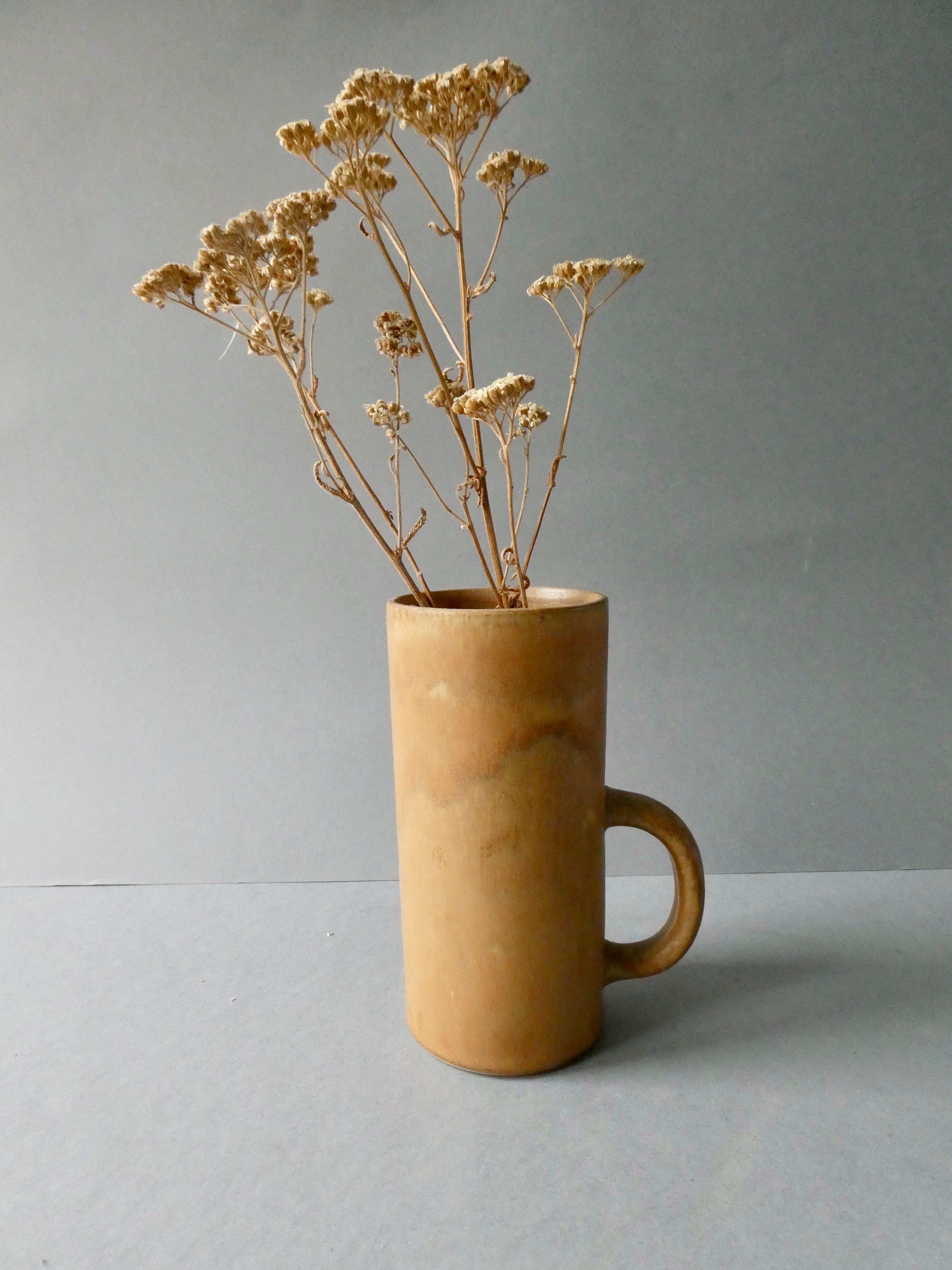 Vase en grès, ton naturel