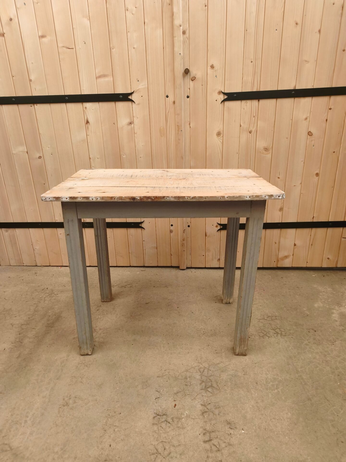 Small farmhouse table