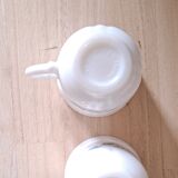 Duo of Arcopal forget-me-not cups