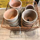 Cache pot en terre ancien