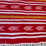 Tapis rouge blanc et jaune fait main 72x107cm