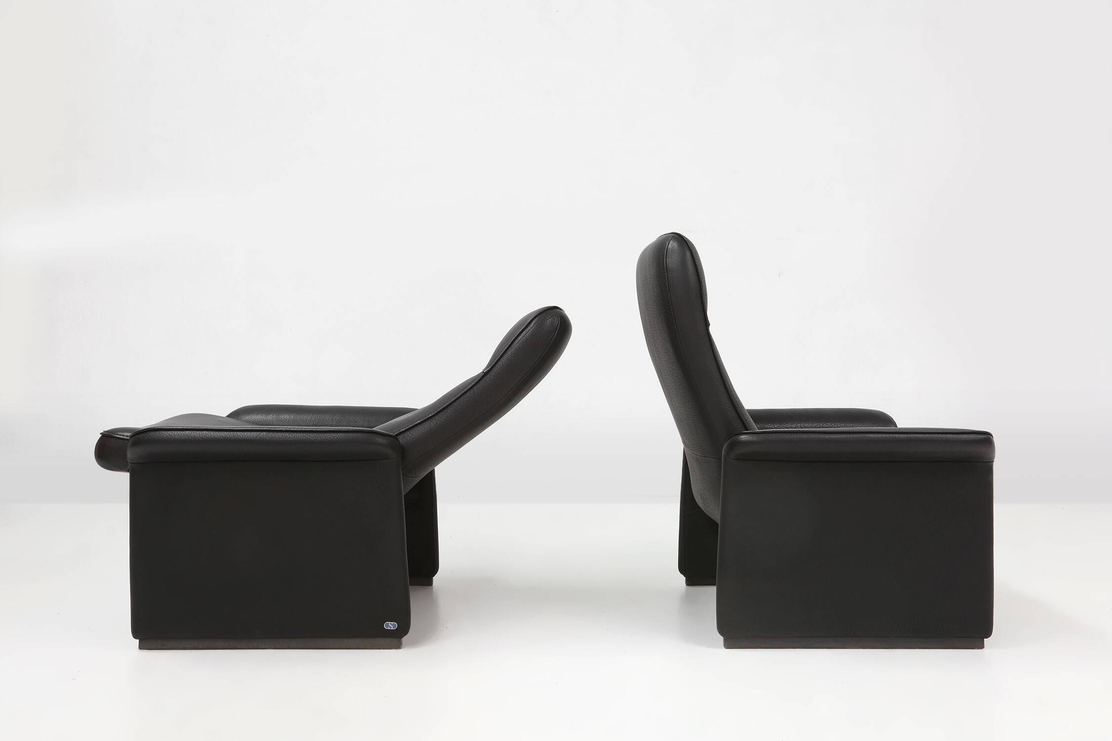 Exceptional De Sede DS50 lounge chair in black leather, Switzerland ca. 1980