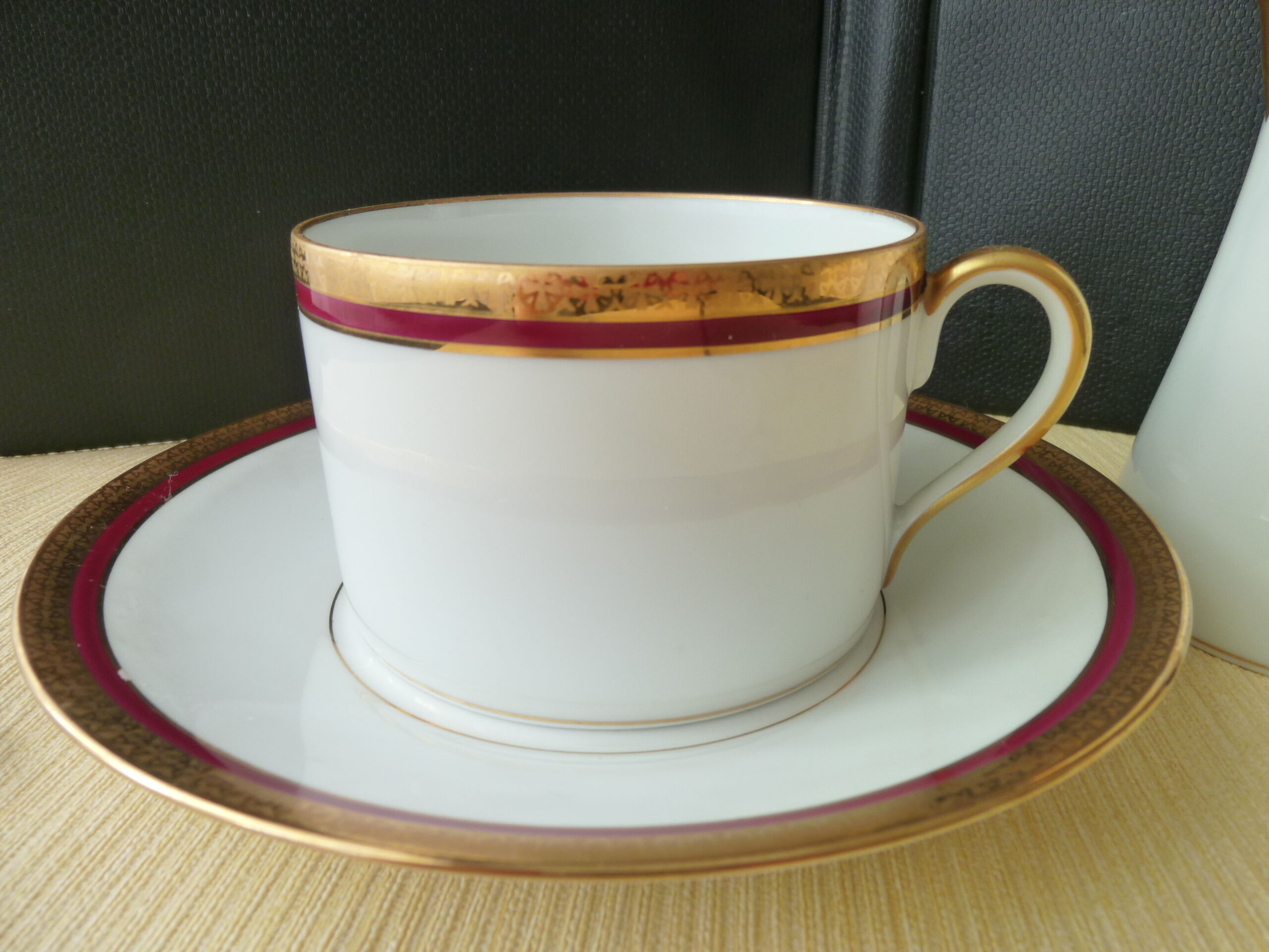 Déjeuner tasse à chocolat ou à thé en Porcelaine de Limoges Jammet Seignolles