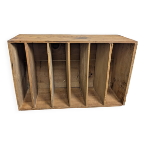 casier en bois brut vintage