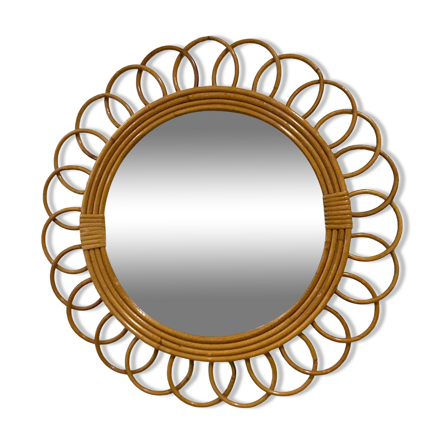 Rattan flower mirror