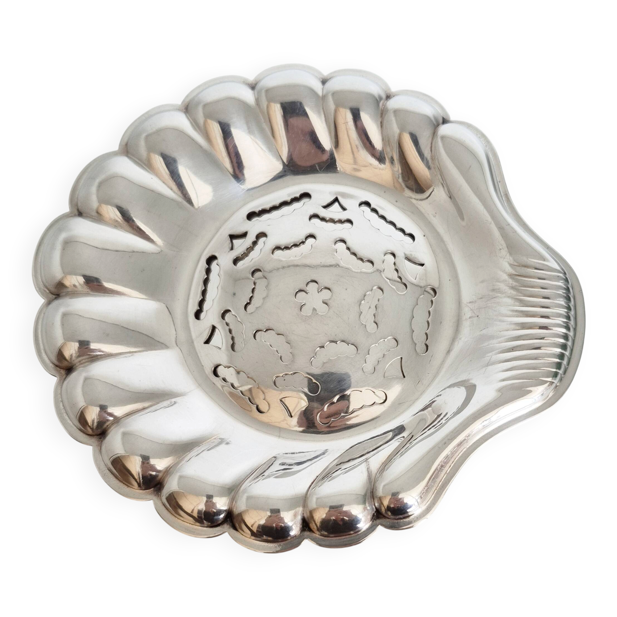 Silver scallop shell butter dish