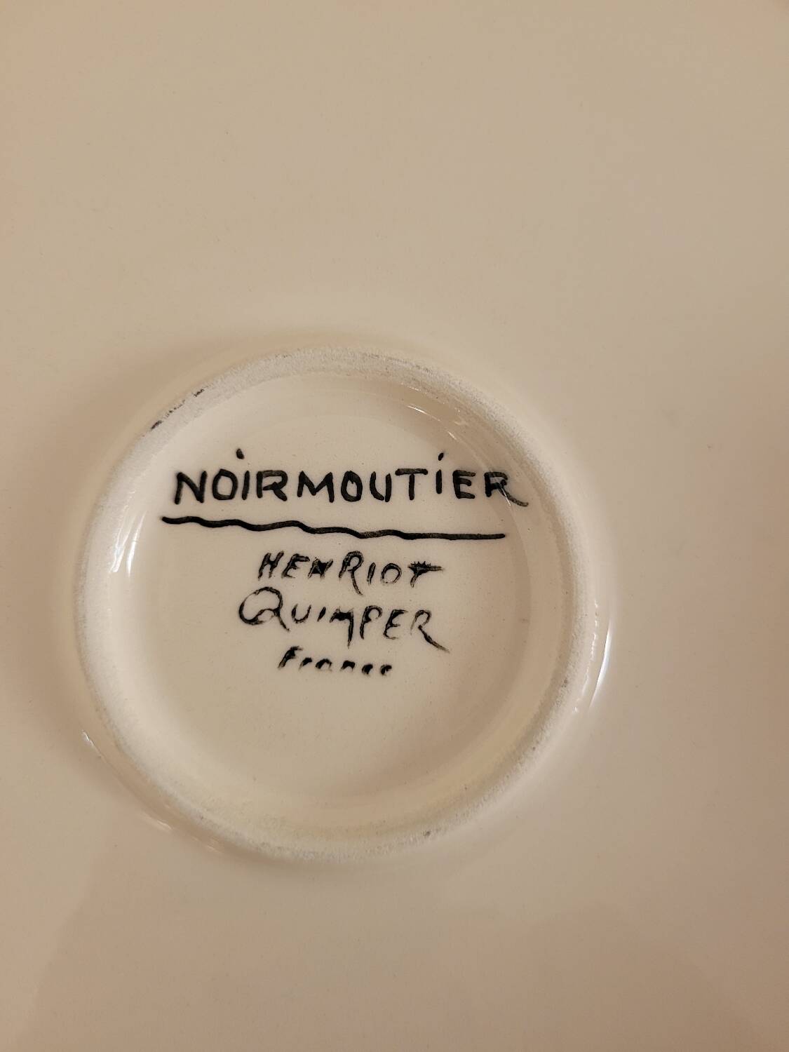 Henriot Quimper Noirmoutier presentation plate