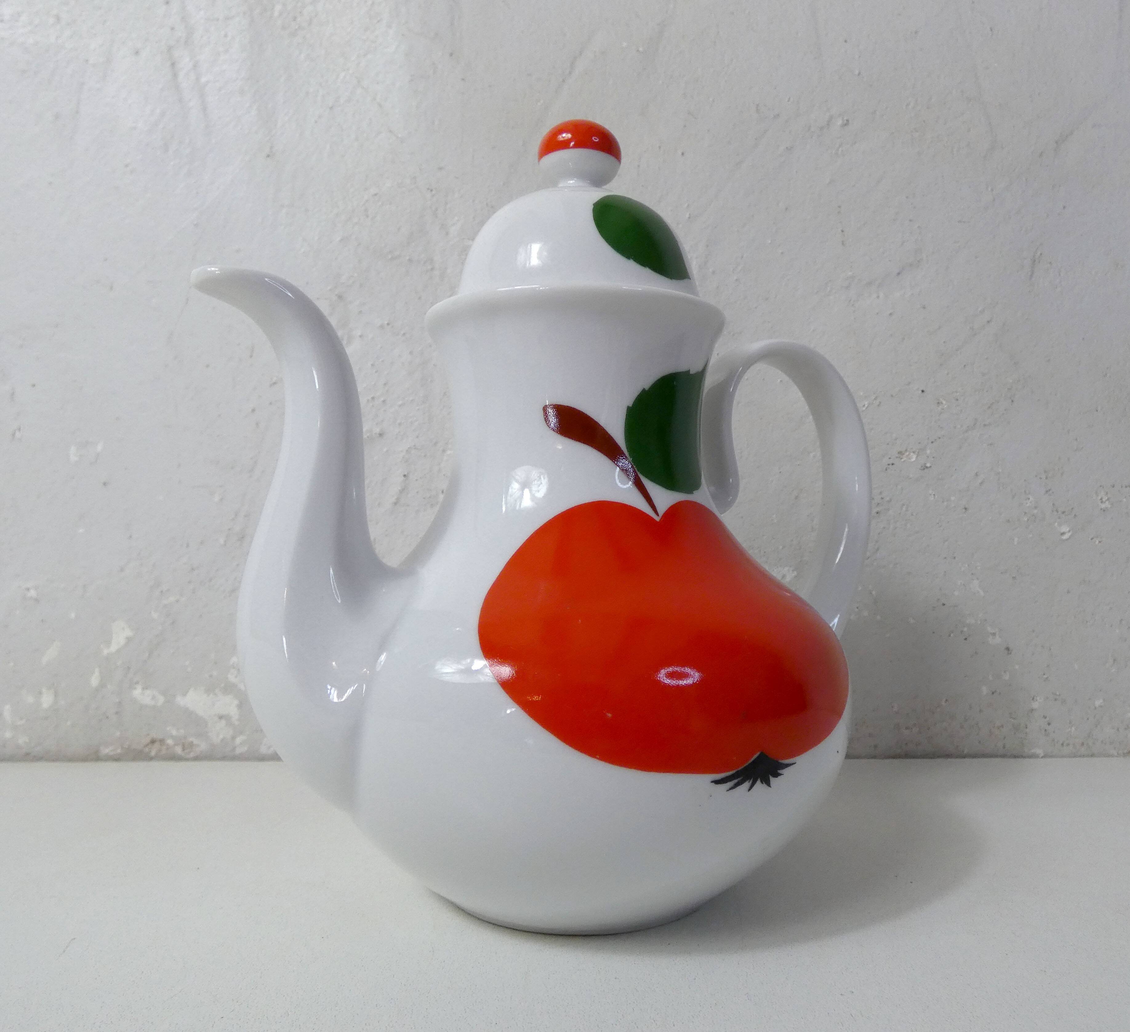 Apple service in bavarian porcelain