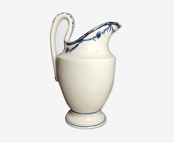 Pot à lait en porcelaine de Tournai
