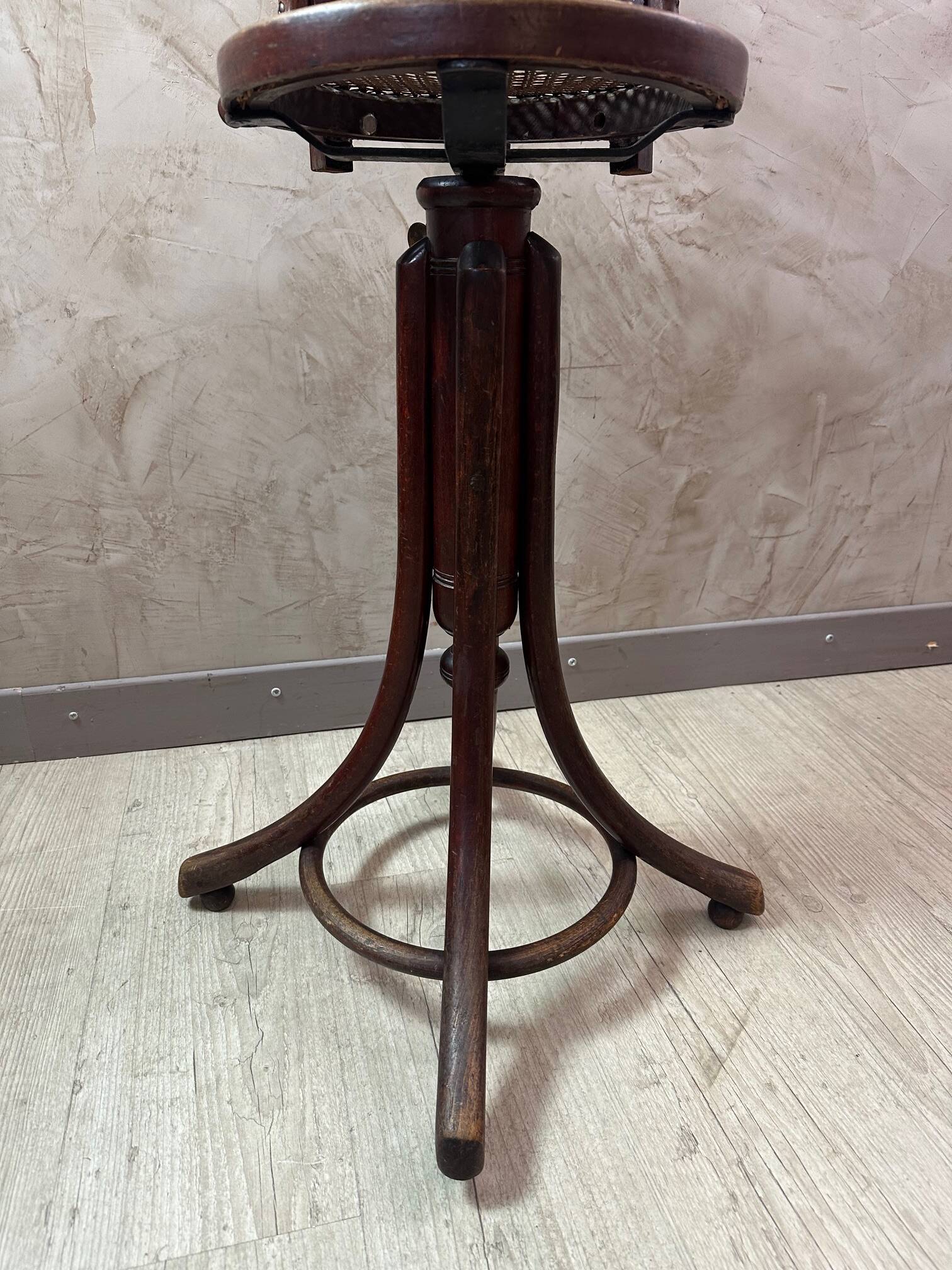 Tabouret de coiffeur pour enfant