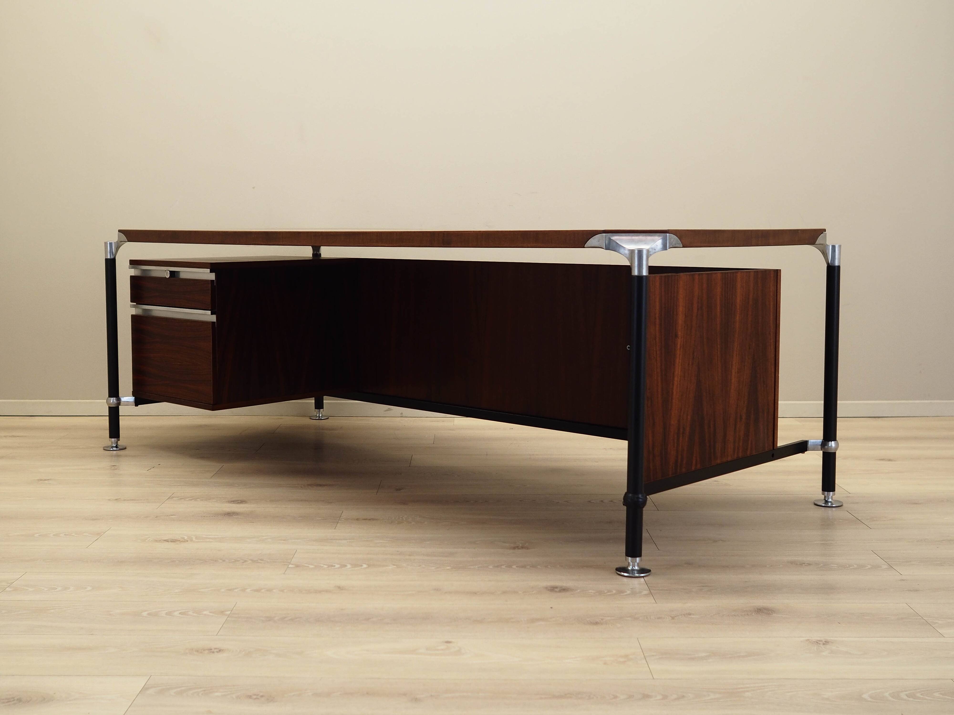 Bureau en palissandre, design italien, années 1970, designers : Ico et Luisa Parisi, manufacture