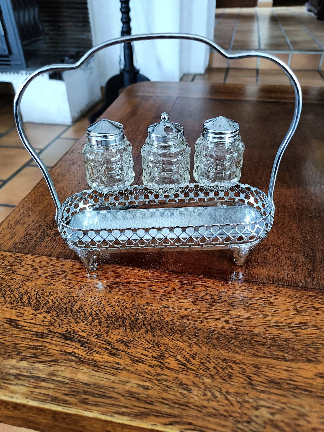 Mustard salt and pepper shaker