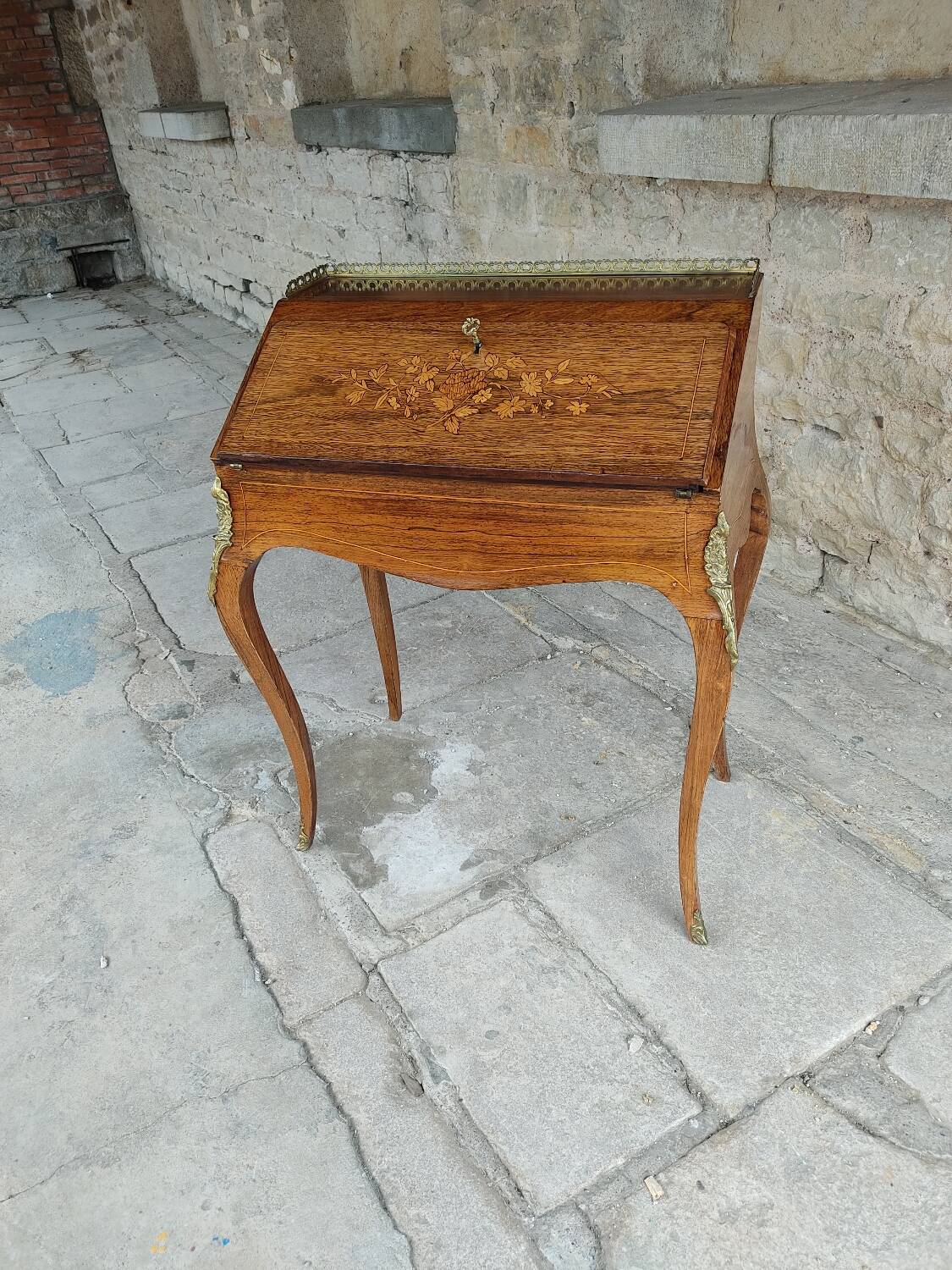 Sloped desk in Louis XV style