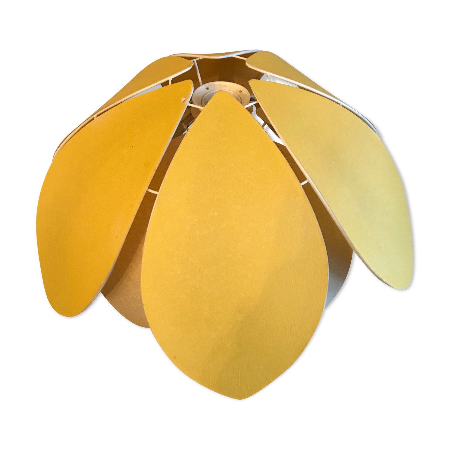Hanging beige and yellow petals