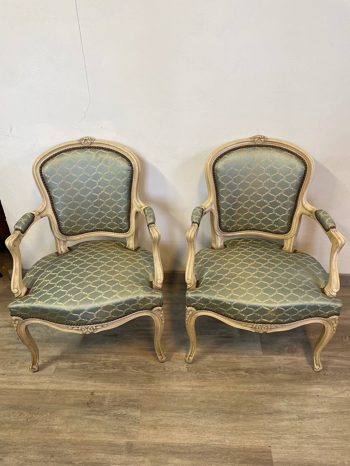 Paire de fauteuil cabriolet de style Louis XV