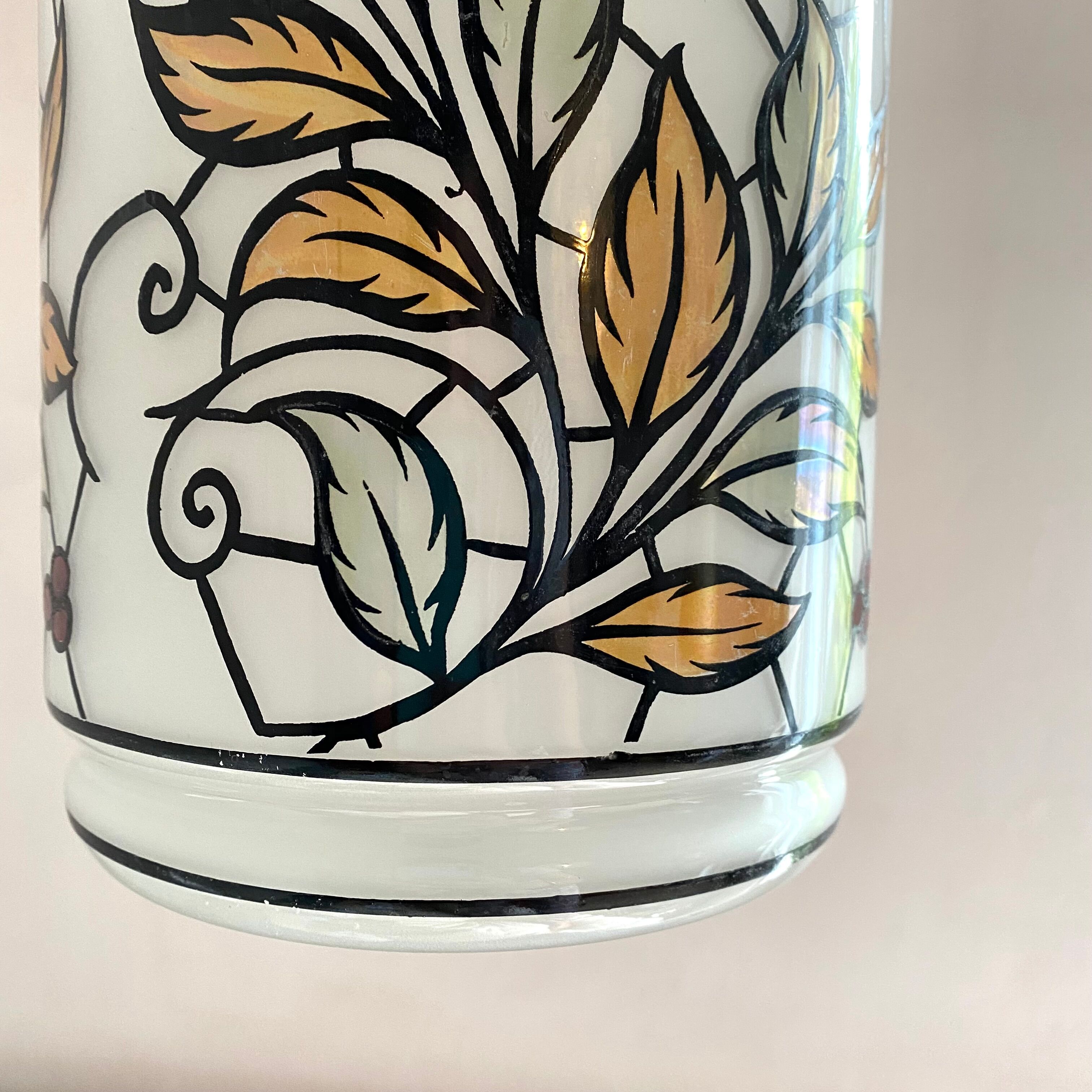 Vintage stained glass style pendant lamp