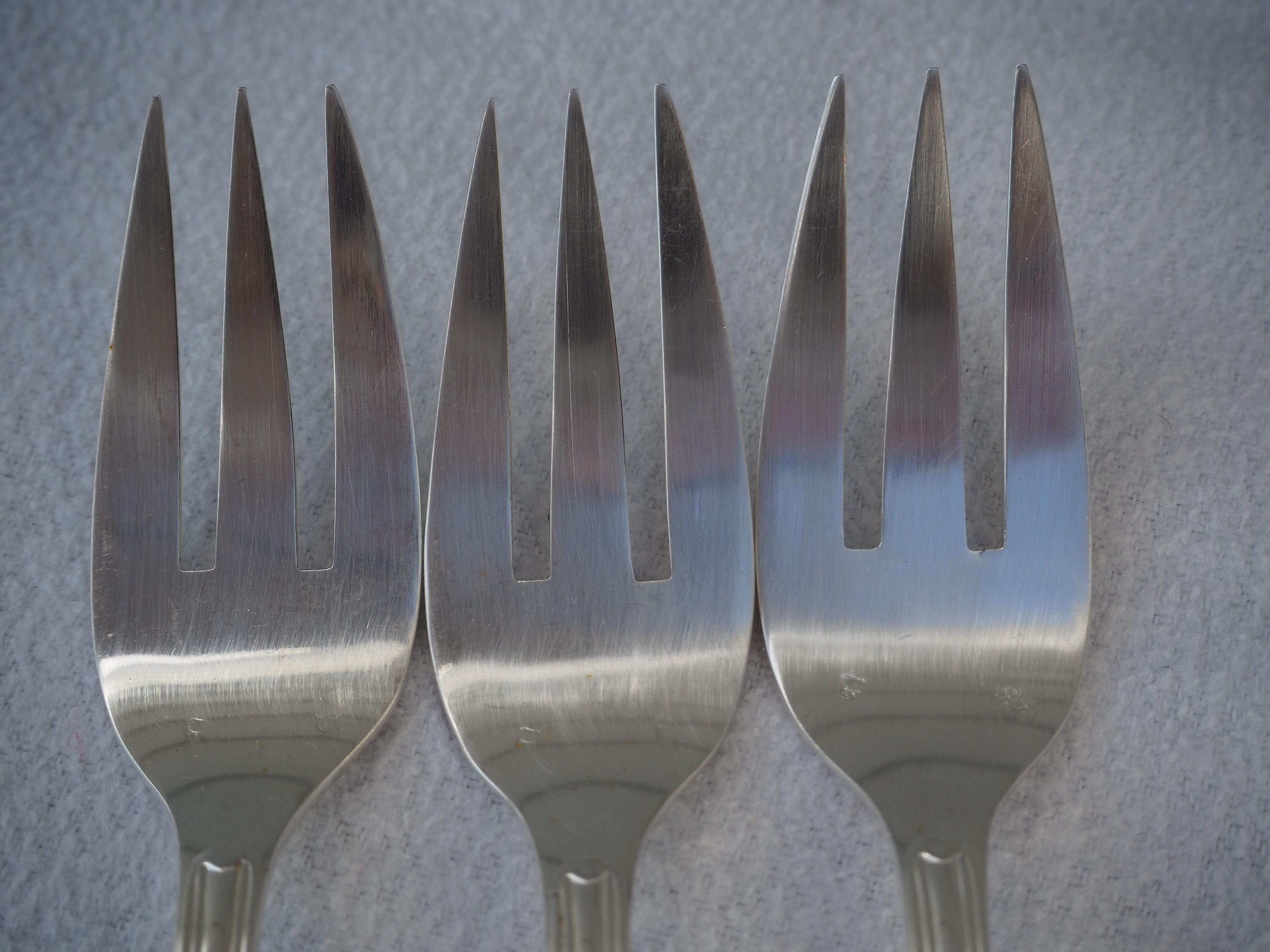 Fish service and its 6 silver-plated cutlery, crossed ribbon model