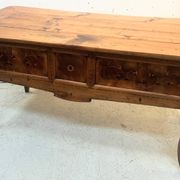 Bureau provincial marqueté en merisier massif XX siècle