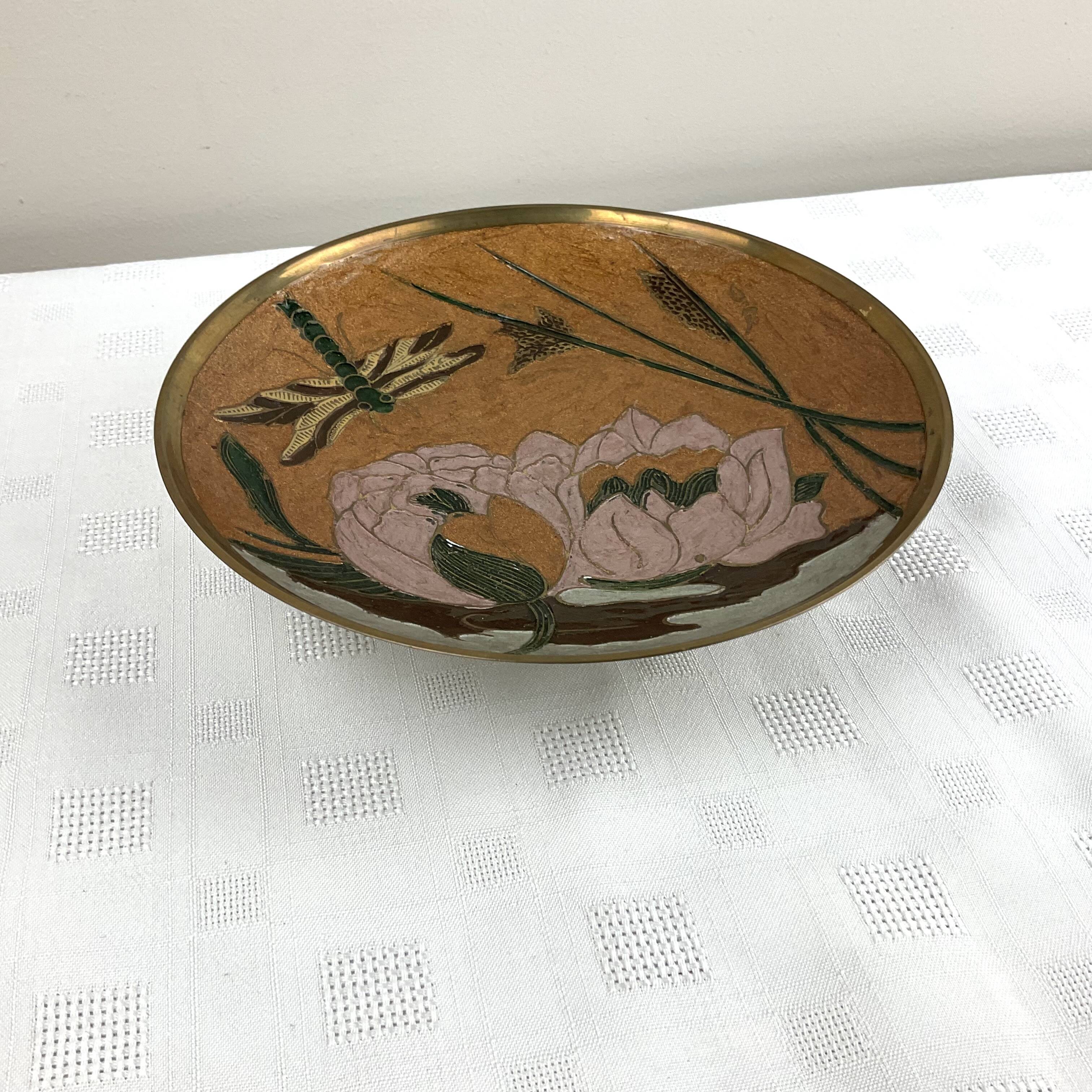 Cup/empty pocket in enameled brass on foot