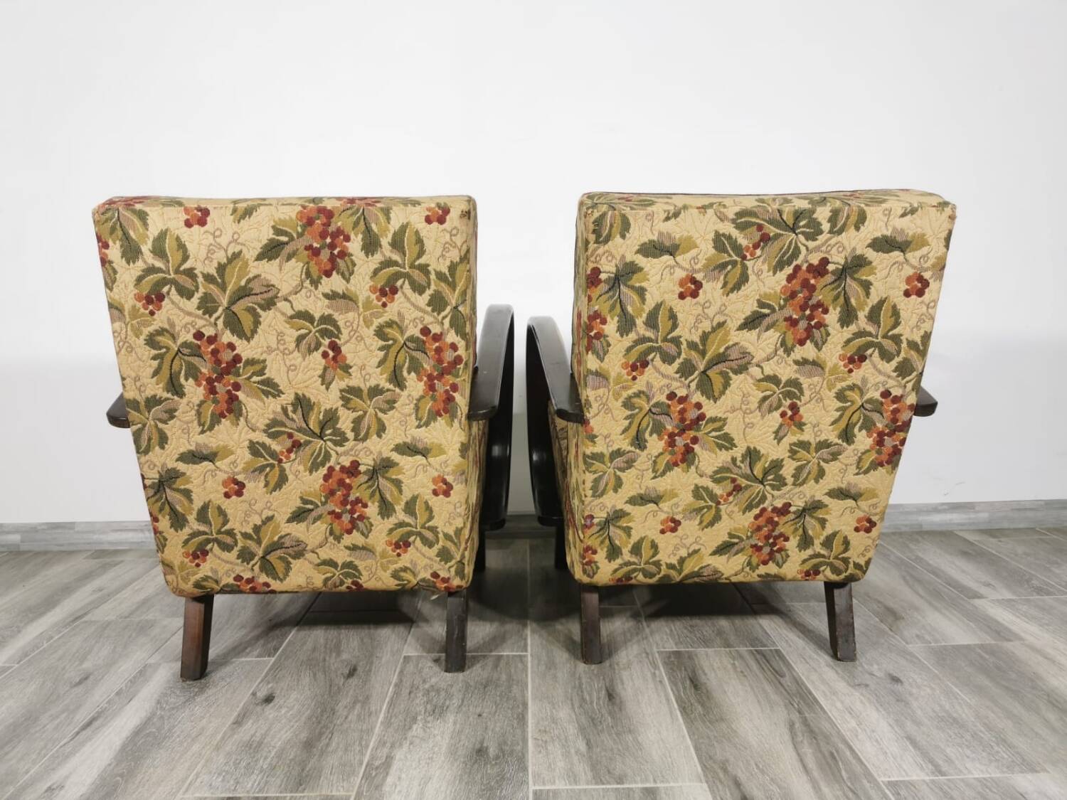 Art deco armchair by Jindrich Halabala