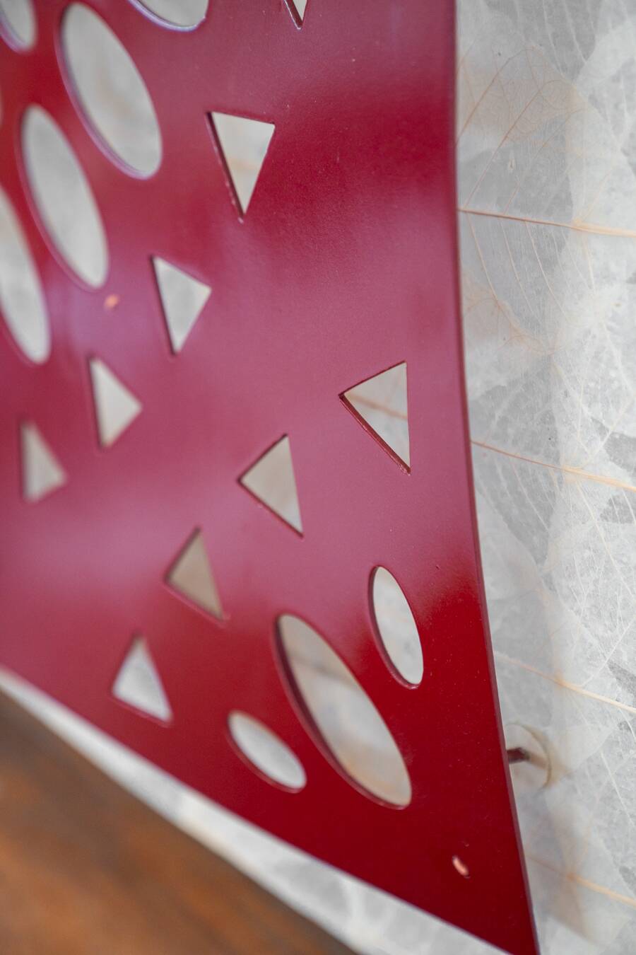 Square wall lamp in red wood and rice paper, prod. Steelline 1980