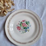 Assiettes plates anciennes dépareillées en faïence avec doré