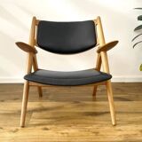 CH28 armchair, designed by Hans J. Wegner, manufactured by Carl Hansen & Son